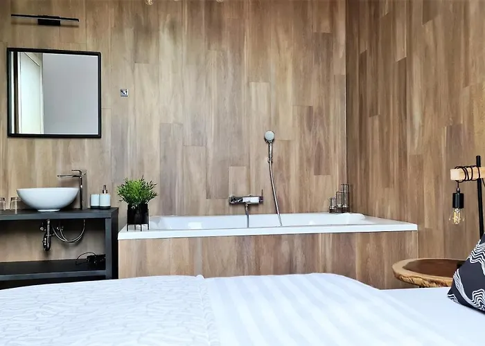 Mandula Тихань